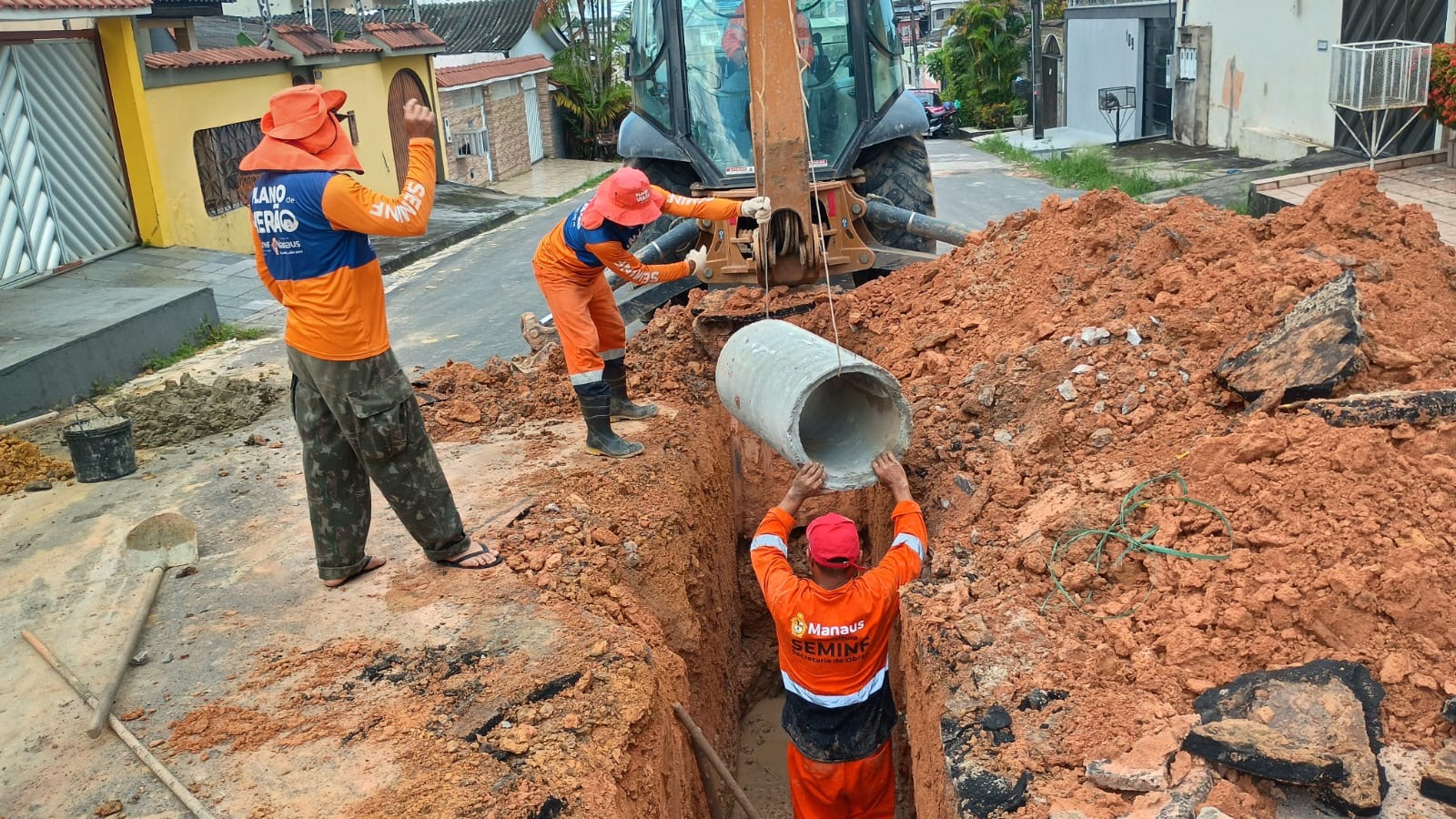 Prefeitura-de-Manaus-avanca-com-obra-de-drenagem-profunda-no-bairro-da-Paz-e-substitui-estruturas-para-recuperar-rede-comprometida-2