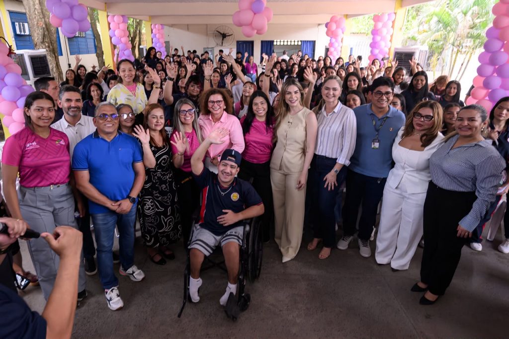 Primeira-dama-Thaisa-Cidade-fortalece-acao-integrada-de-Dignidade-Menstrual-e-protecao-infantojuvenil-para-estudantes-da-zona-leste-1_Foto-Rodrigo-Brelaz_FPS-1024×683-1