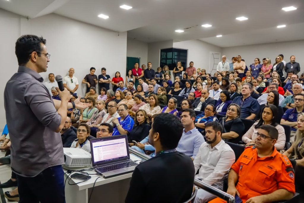 Secretario-Luis-Alberto-Saraiva-realiza-reuniao-de-Gestao-com-Diretores-de-Unidades-de-Saude-1-1024×682-1