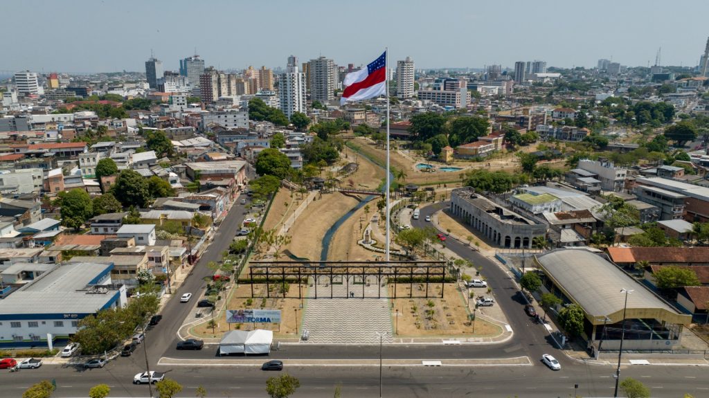 Assembleia-Legislativa-do-Amazonas-aprova-nova-bandeira-para-representar-os-62-municipios-do-Estado-1_foto-Arquivo-Secom-1024×575-1