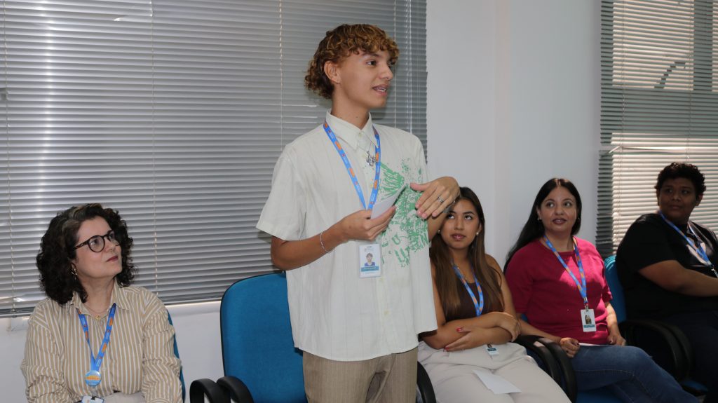 Estagiarios-2-1024×575-1